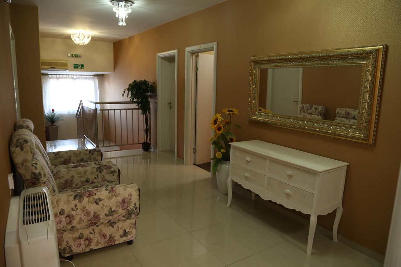 B&B Vila Bela Ruza Sremska Mitrovica Exteriör bild