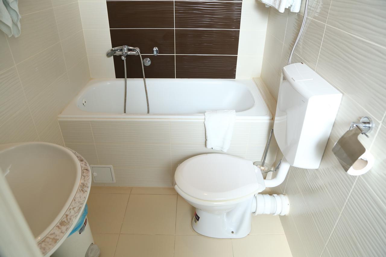 B&B Vila Bela Ruza Sremska Mitrovica Exteriör bild