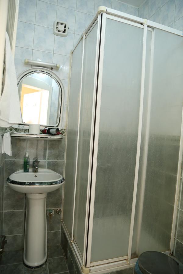 B&B Vila Bela Ruza Sremska Mitrovica Exteriör bild